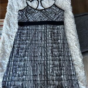 TEHAMA Black and White Backless Dress